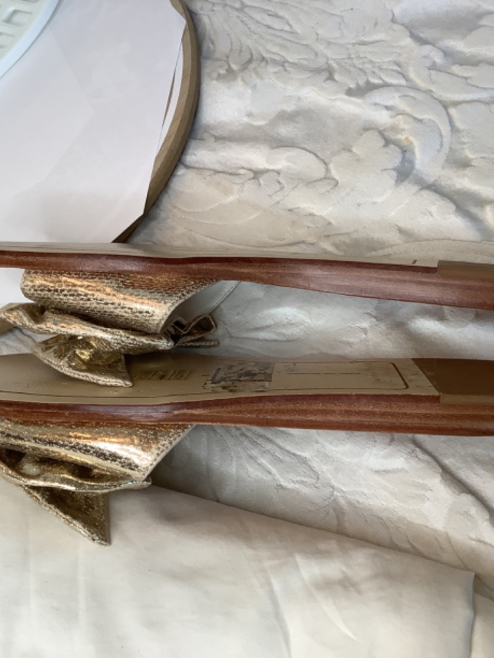 EUC Dolce Vita Gold Bow Sandal slip on flats - Picture 10 of 10